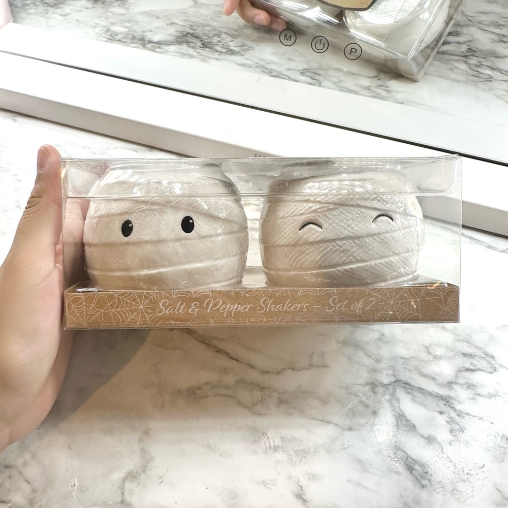 10 Strawberry Street Mummy Salt & Pepper Shakers